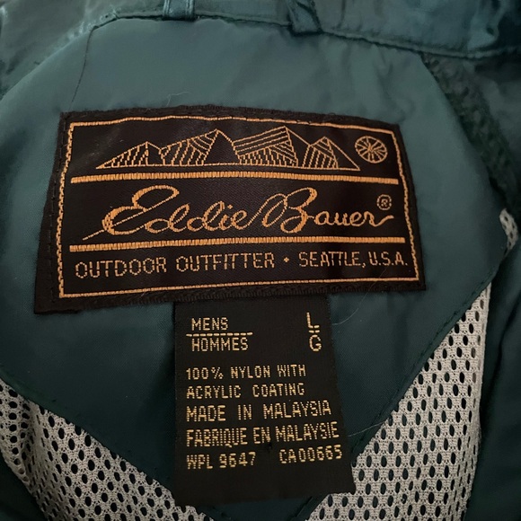 Vintage Eddie Bauer Vented Windbreaker. Green. Packable Hood. Size large - Picture 10 of 11